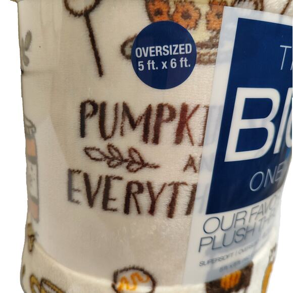 The Big One Pumpkin Spice Oversized Supersoft Plush Throw Blanket - Picture 6 of 6